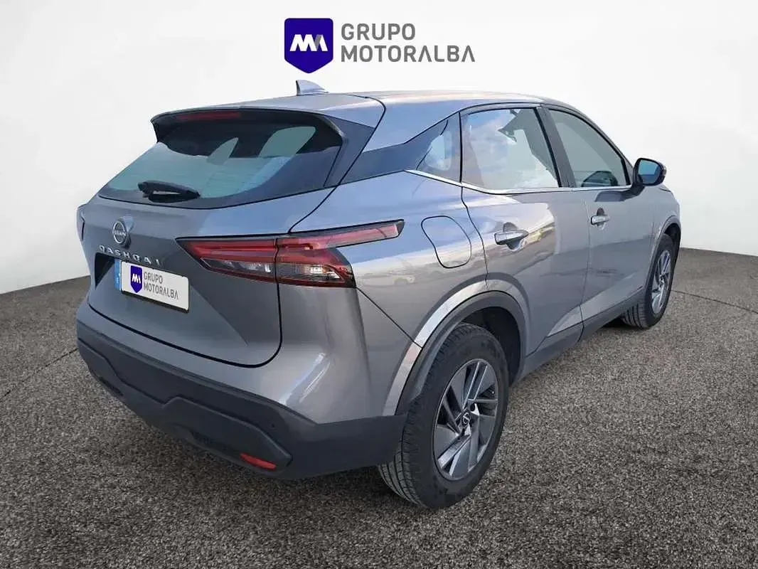 Begagnad Nissan Qashqai Acenta 140 HK (102 kW) 2023 Grå SUV