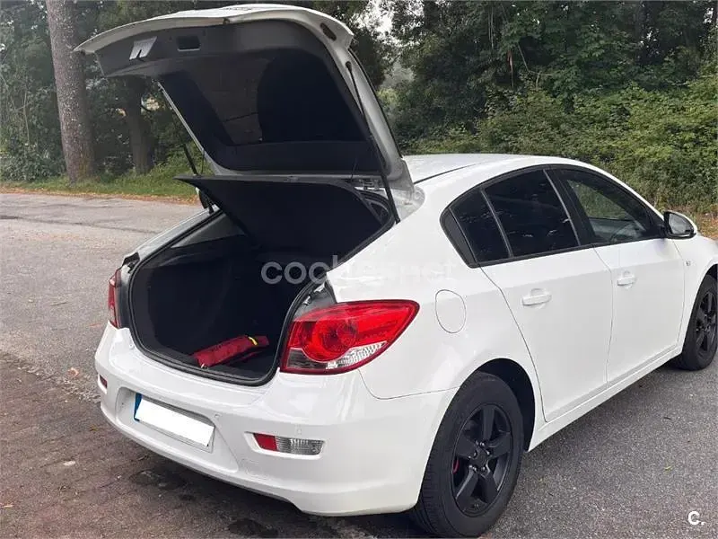 Usado Chevrolet Cruze LS 124 CV (91 kW) 2011 Blanco Berlina