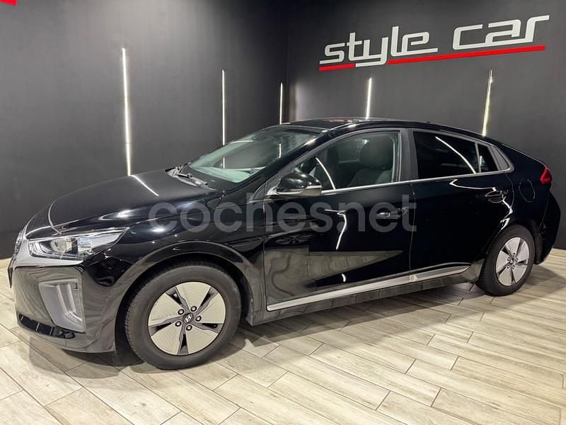 Usado Hyundai Ioniq 141 CV (103 kW) 2021 Negro Utilitario