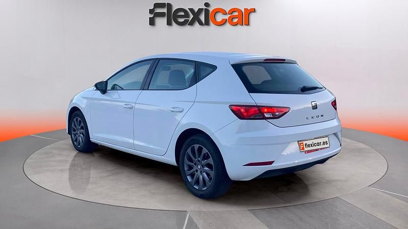 Usado Seat Leon Style 116 CV (85 kW) 2019 Blanco Berlina