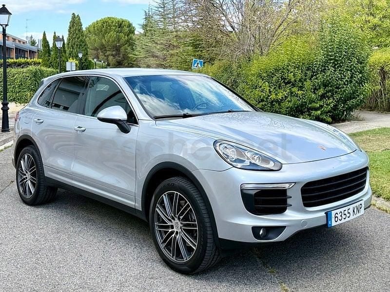 Käytetty Porsche Cayenne 262 HP (192 kW) 2017 Harmaa Katumaasturi