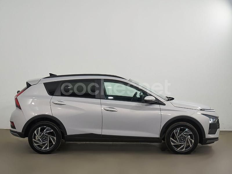 Nuevo Hyundai Bayon 100 CV (73 kW) 2025 Gris / plata SUV