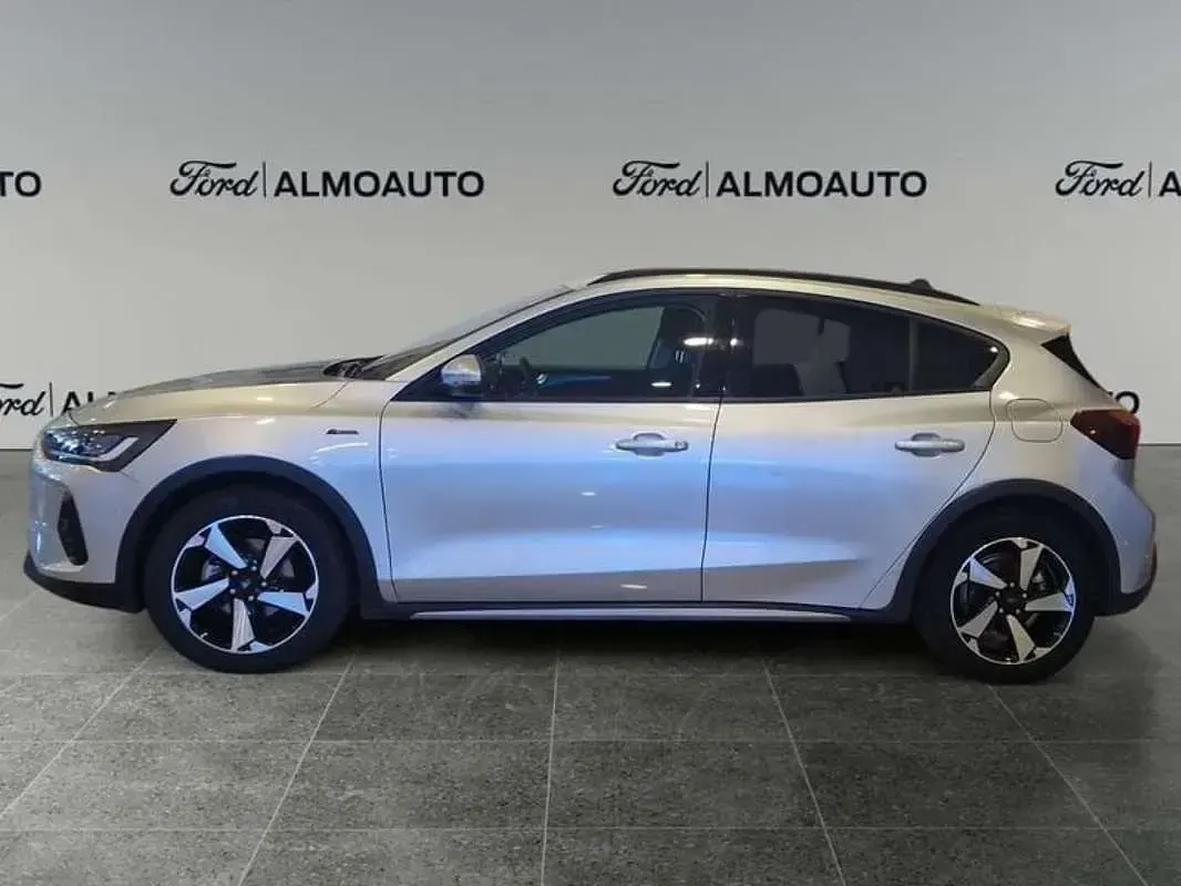 Usado Ford Focus Active X 155 CV (114 kW) 2024 Plateado Utilitario