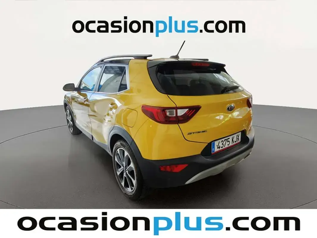 Usado Kia Stonic 120 CV (88 kW) 2018 Amarillo SUV