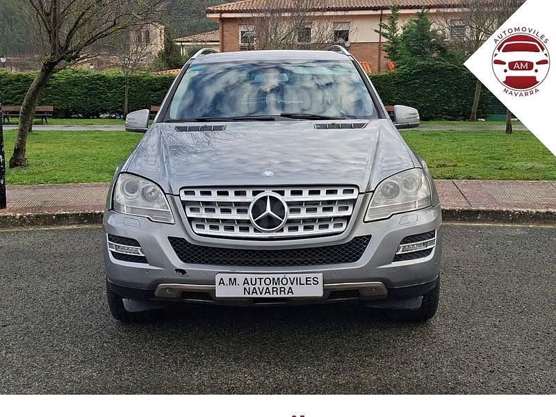 Usado Mercedes ML300 Edition 204 CV (150 kW) 2010 Gris / plata SUV