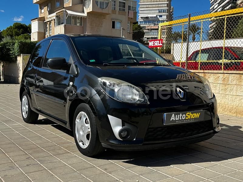 Usado Renault Twingo Dynamique 75 CV (55 kW) 2010 Negro Utilitario