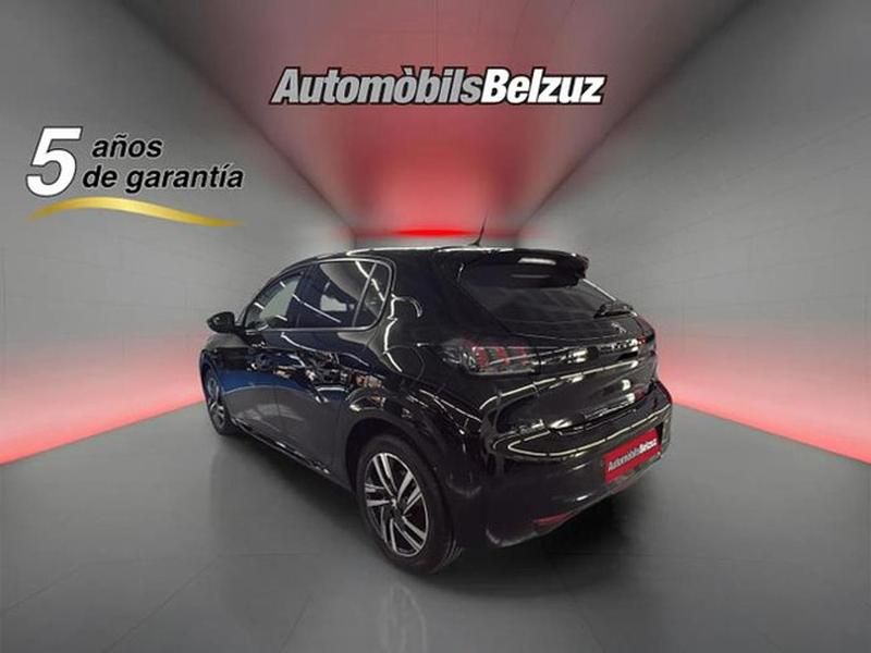 Usado Peugeot 208 Active 102 CV (75 kW) 2023 Negro Utilitario