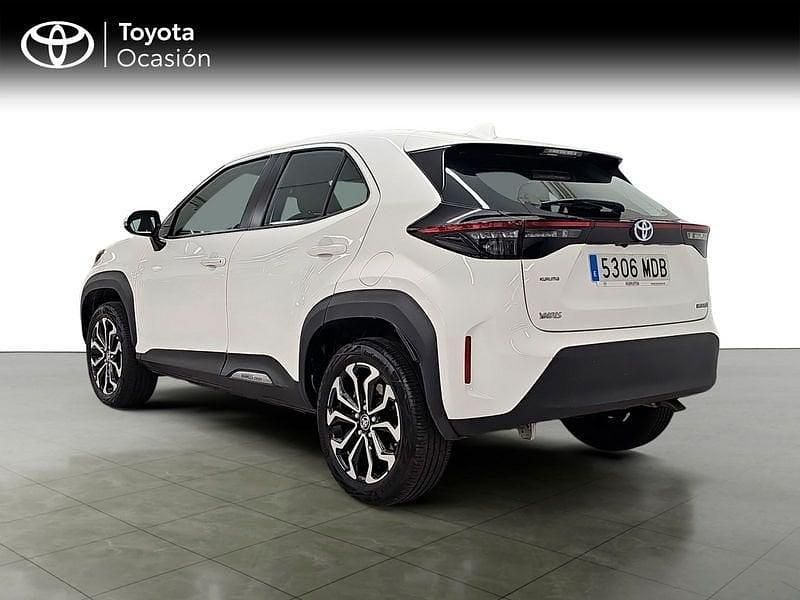 Usado Toyota Yaris Active 116 CV (85 kW) 2022 Blanco Utilitario