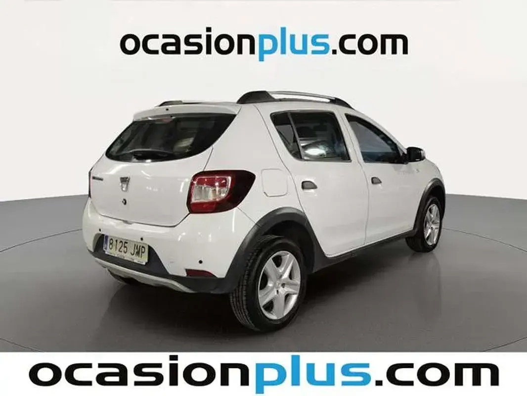 Usado Dacia Sandero Stepway 90 CV (66 kW) 2016 Blanco Utilitario