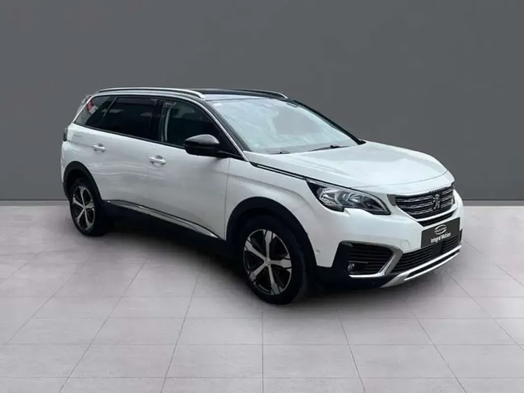 Usado Peugeot 5008 Allure 165 CV (121 kW) 2017 Blanco Monovolumen