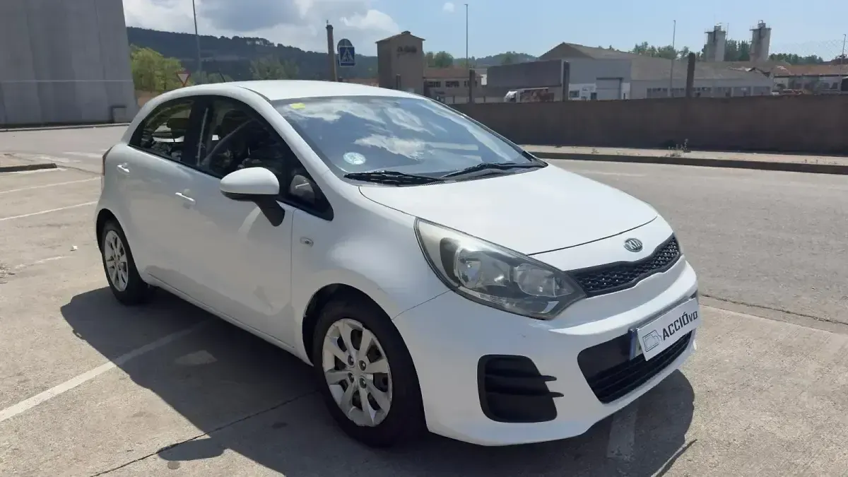 Usado Kia Rio 84 CV (61 kW) 2015 Blanco