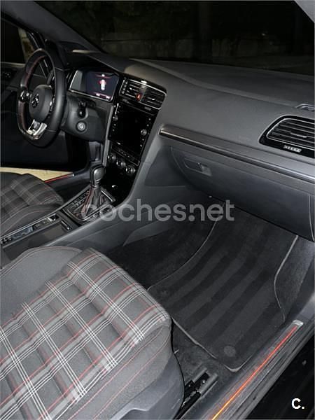 Usado VW Golf VII GTI 245 CV (180 kW) 2018 Negro Berlina