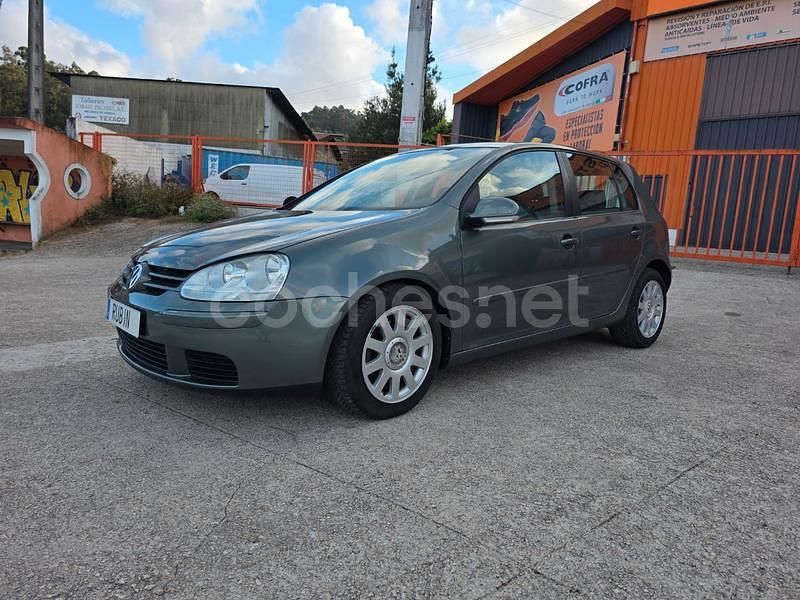 Gris / plata Usado 2005 VW Golf IV Highline Berlina | 5900 € (Precio justo) - Imagen 1/4