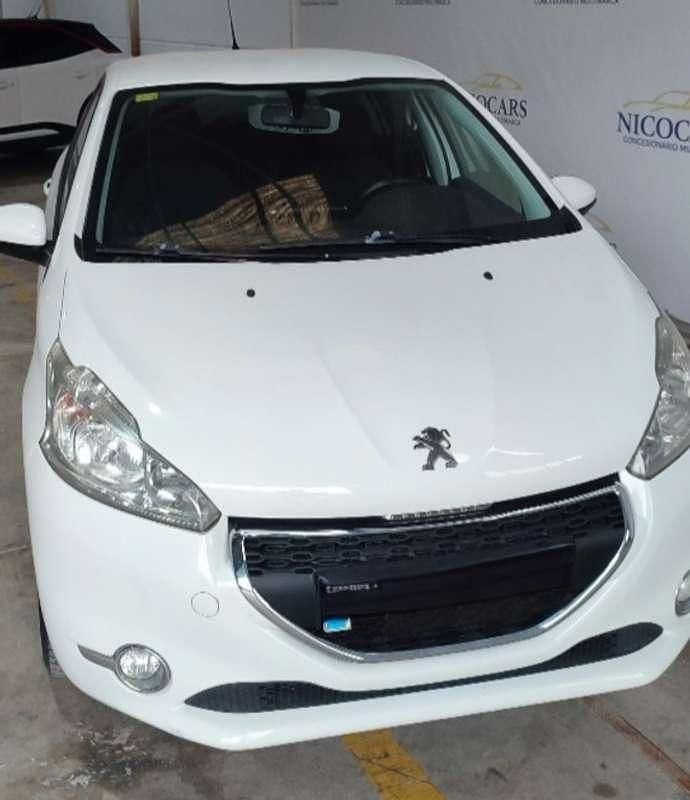 Usado Peugeot 208 Active 82 CV (60 kW) 2012 Blanco Utilitario