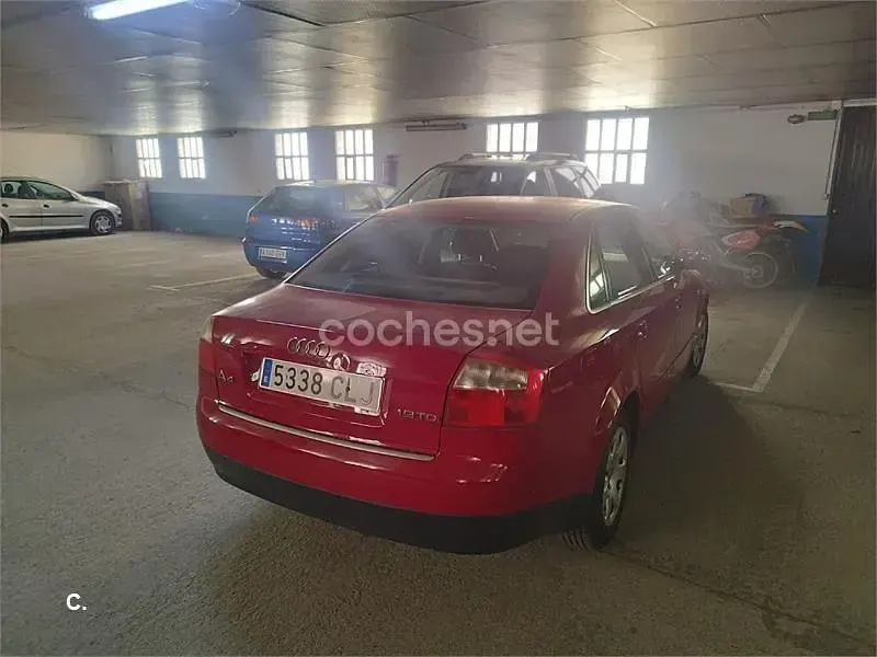 Usado Audi A4 163 CV (119 kW) 2003 Rojo Berlina