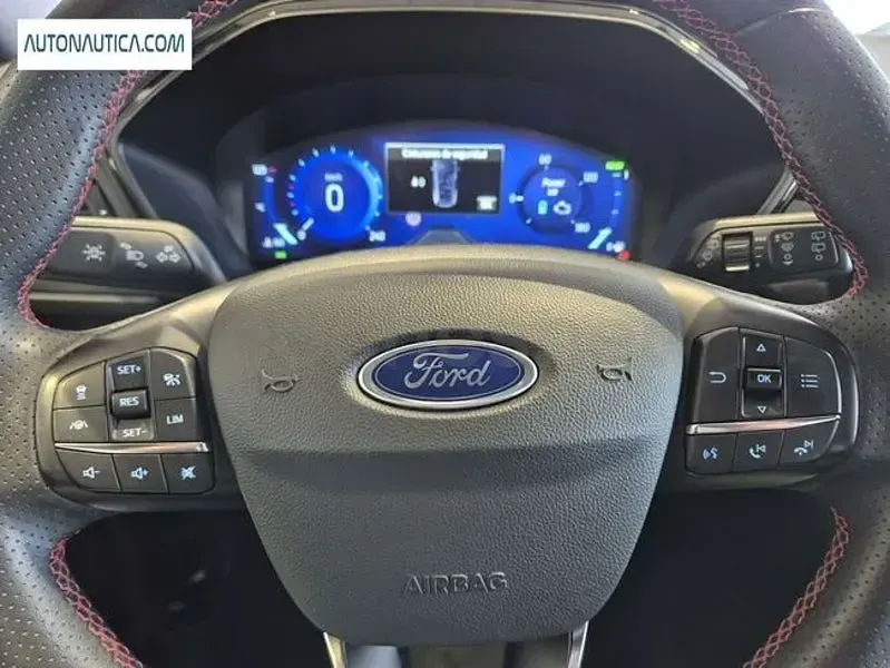 Usado Ford Kuga ST-Line 225 CV (165 kW) 2022 Rojo SUV