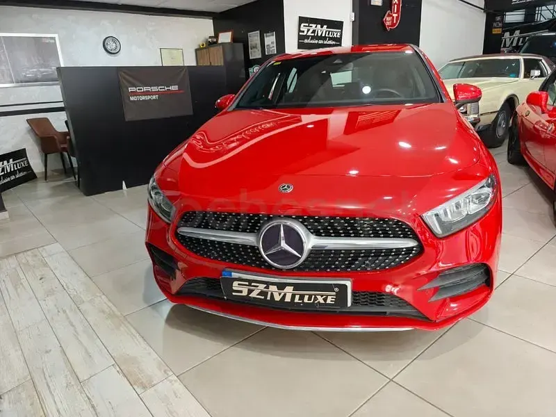 Usado Mercedes A200 163 CV (119 kW) 2019 Rojo Berlina
