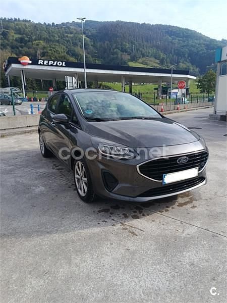 Usado Ford Fiesta Trend 100 CV (73 kW) 2022 Gris / plata Utilitario