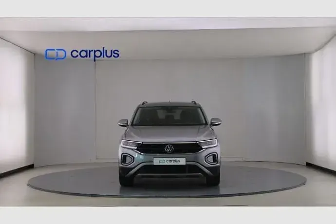 Usado VW T-Roc Life 150 CV (110 kW) 2024 Plateado SUV