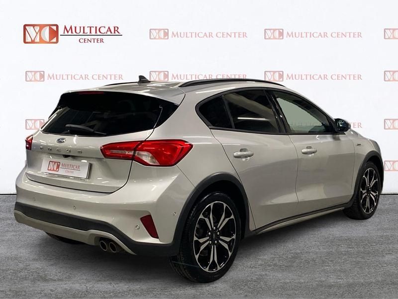 Usado Ford Focus Active 125 CV (91 kW) 2019 Gris / plata Berlina