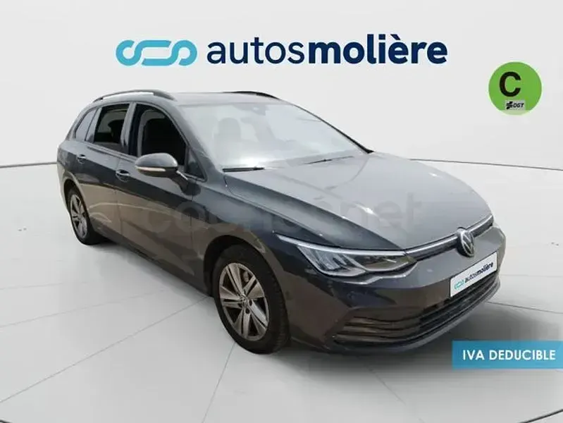Usado VW Golf VIII Life 115 CV (84 kW) 2022 Gris / plata Familiar