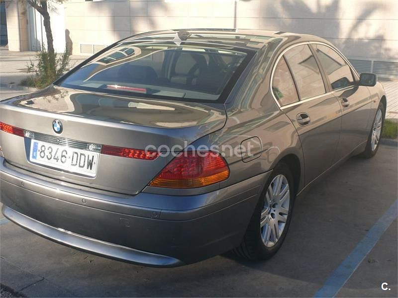 Usado BMW 740 258 CV (189 kW) 2004 Gris / plata Berlina