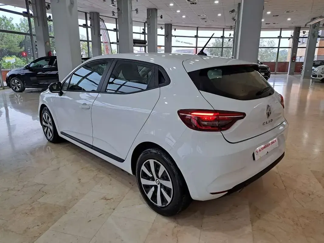 Usado Renault Clio Equilibre 91 CV (66 kW) 2023 Blanco Utilitario