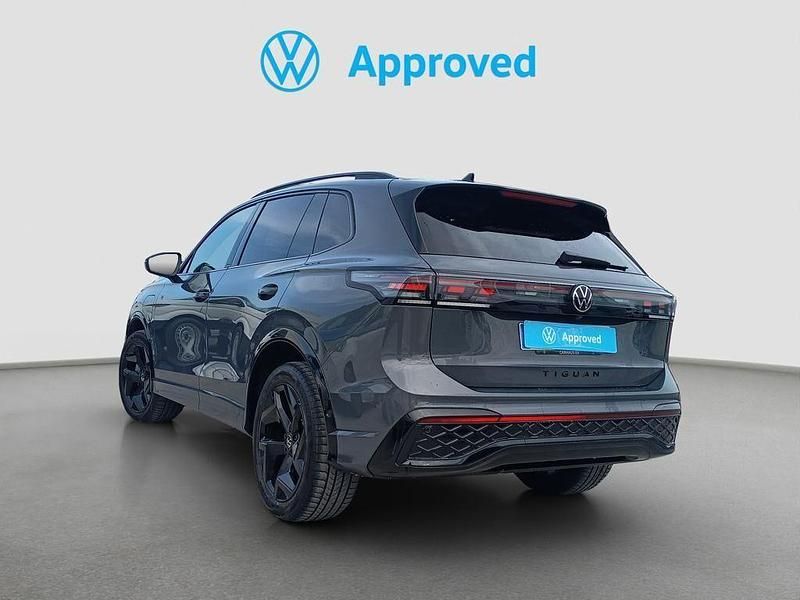 Usado VW Tiguan R-line 204 CV (150 kW) 2025 Gris SUV