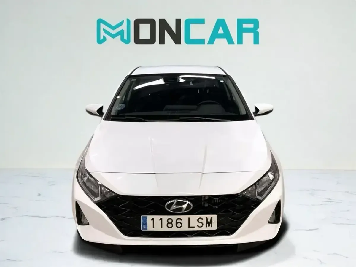 Usado Hyundai i20 100 CV (73 kW) 2021 Blanco Utilitario