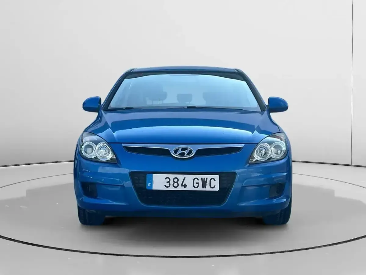 Usado Hyundai i30 Comfort 109 CV (80 kW) 2010 Azul Berlina
