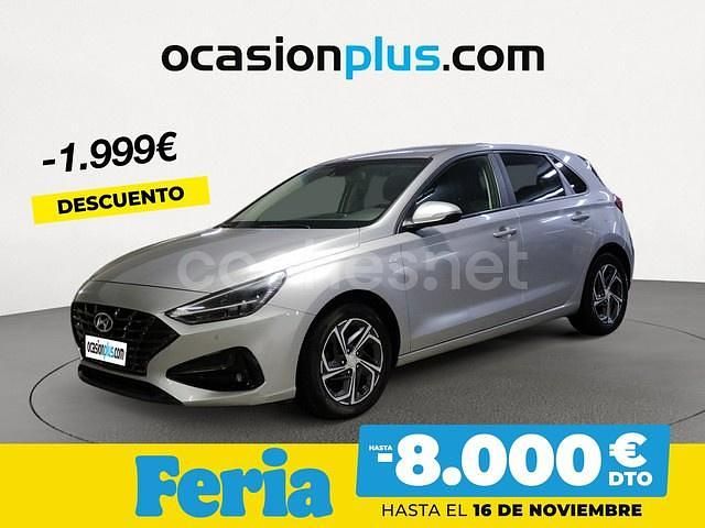 Gris / plata Usado 2022 Hyundai i30 Berlina | 16.490 € (Precio justo) - Imagen 1/4