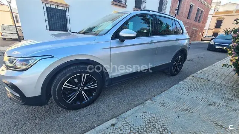 Usado VW Tiguan Life 150 CV (110 kW) 2021 Gris / plata SUV