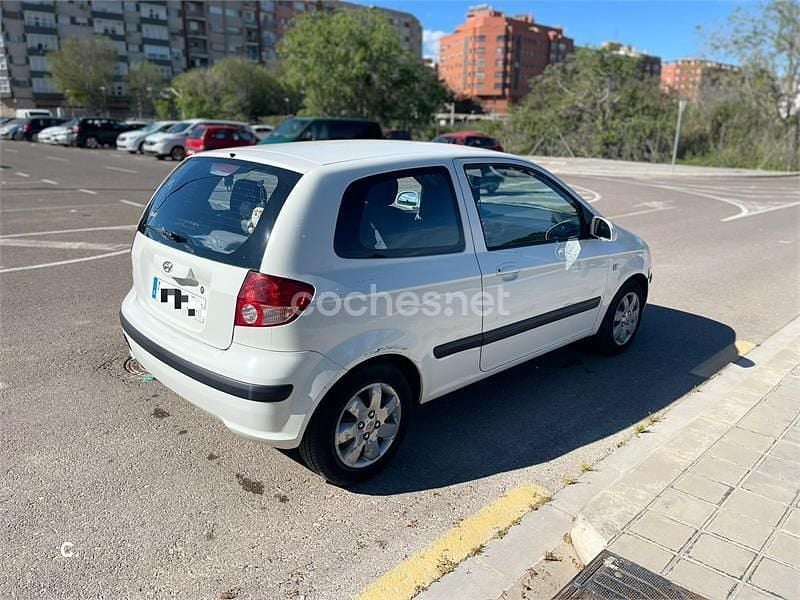 Usado Hyundai Getz 82 CV (60 kW) 2004 Blanco Utilitario