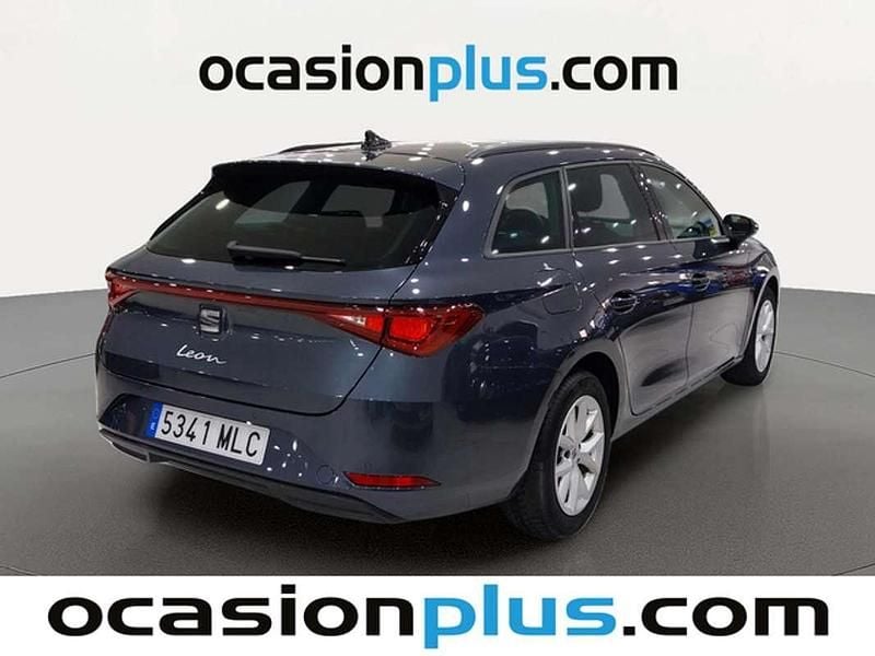 Usado Seat Leon ST Style 131 CV (96 kW) 2023 Gris Familiar