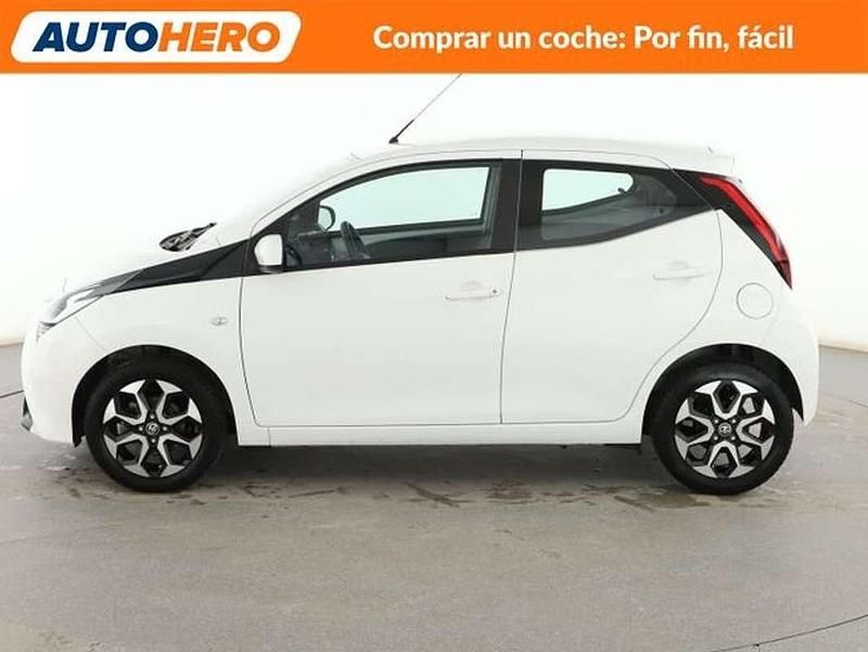 Usado Toyota Aygo X-play 72 CV (52 kW) 2022 Blanco Utilitario