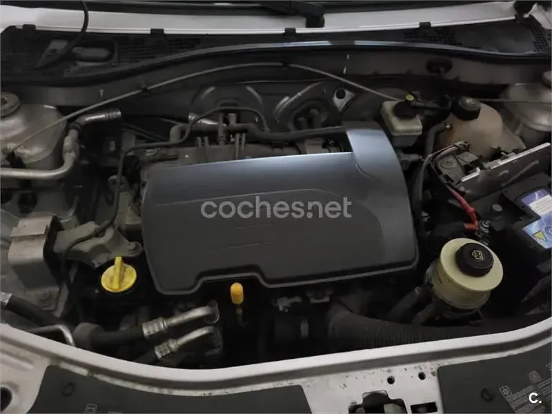 Usado Dacia Logan Ambiance 75 CV (55 kW) 2010 Gris / plata Berlina