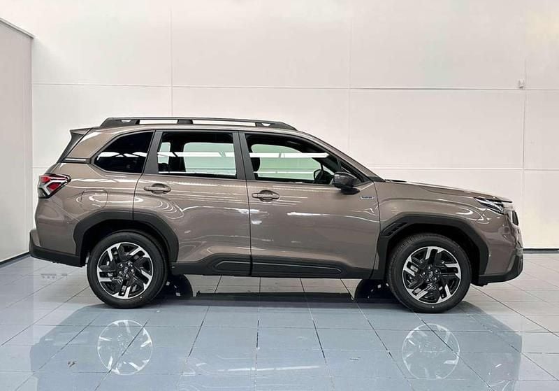 Nuevo Subaru Forester Active 136 CV (100 kW) 2025 Beige SUV
