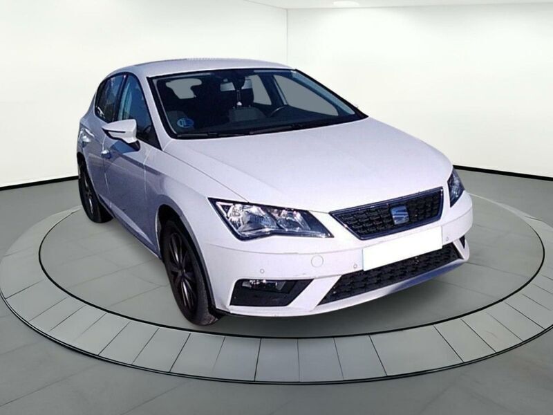Usado Seat Leon Style 110 CV (80 kW) 2018 Blanco Berlina