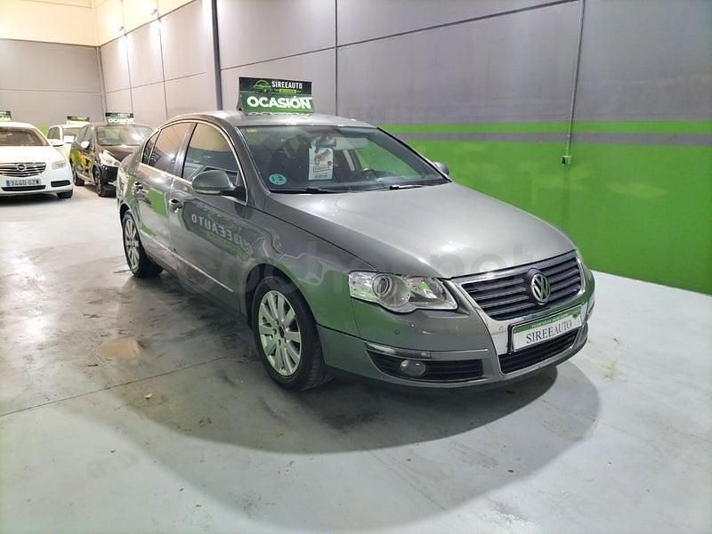 Usado VW Passat Advance 150 CV (110 kW) 2007 Gris / plata Berlina