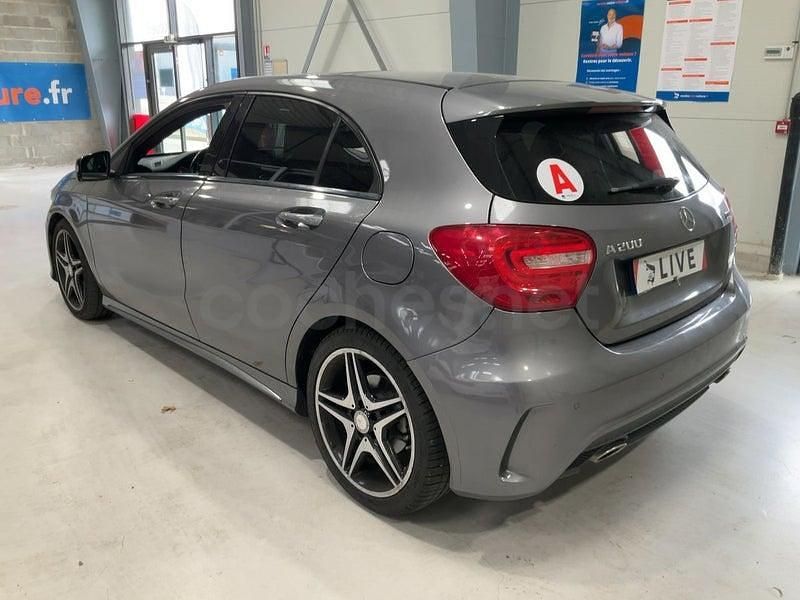 Usado Mercedes A200 AMG line 136 CV (100 kW) 2014 Gris / plata Berlina