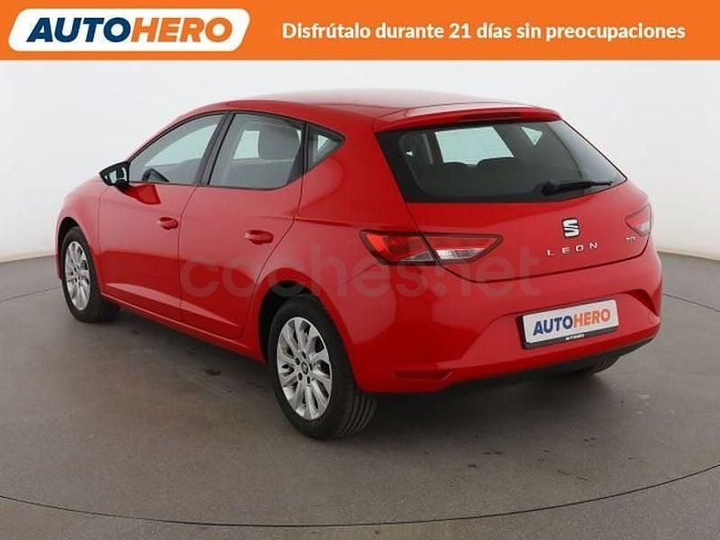 Usado Seat Leon Style 111 CV (81 kW) 2016 Rojo Berlina