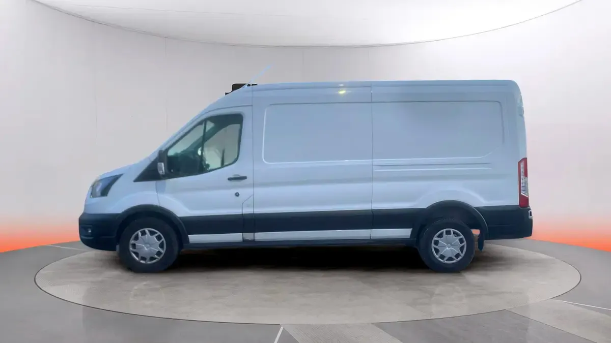 Usado Ford Transit Trend 131 CV (96 kW) 2023 Blanco Van