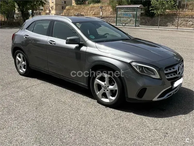 Usado Mercedes GLA200 136 CV (100 kW) 2018 Gris / plata SUV
