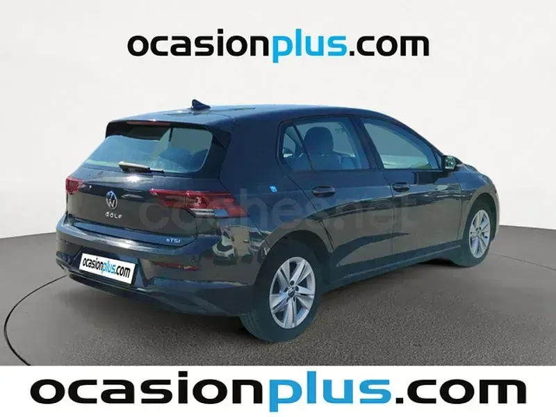 Usado VW Golf VIII Life 110 CV (80 kW) 2023 Gris / plata Berlina