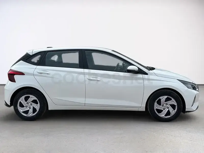 Usado Hyundai i20 101 CV (74 kW) 2022 Blanco Berlina