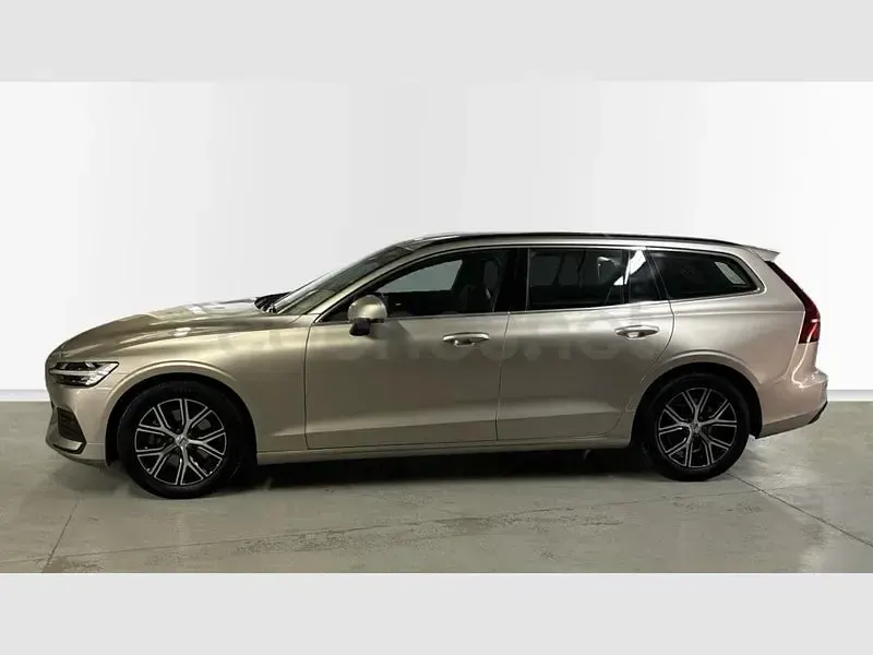 Usado Volvo V60 Core 197 CV (144 kW) 2025 Gris / plata Familiar