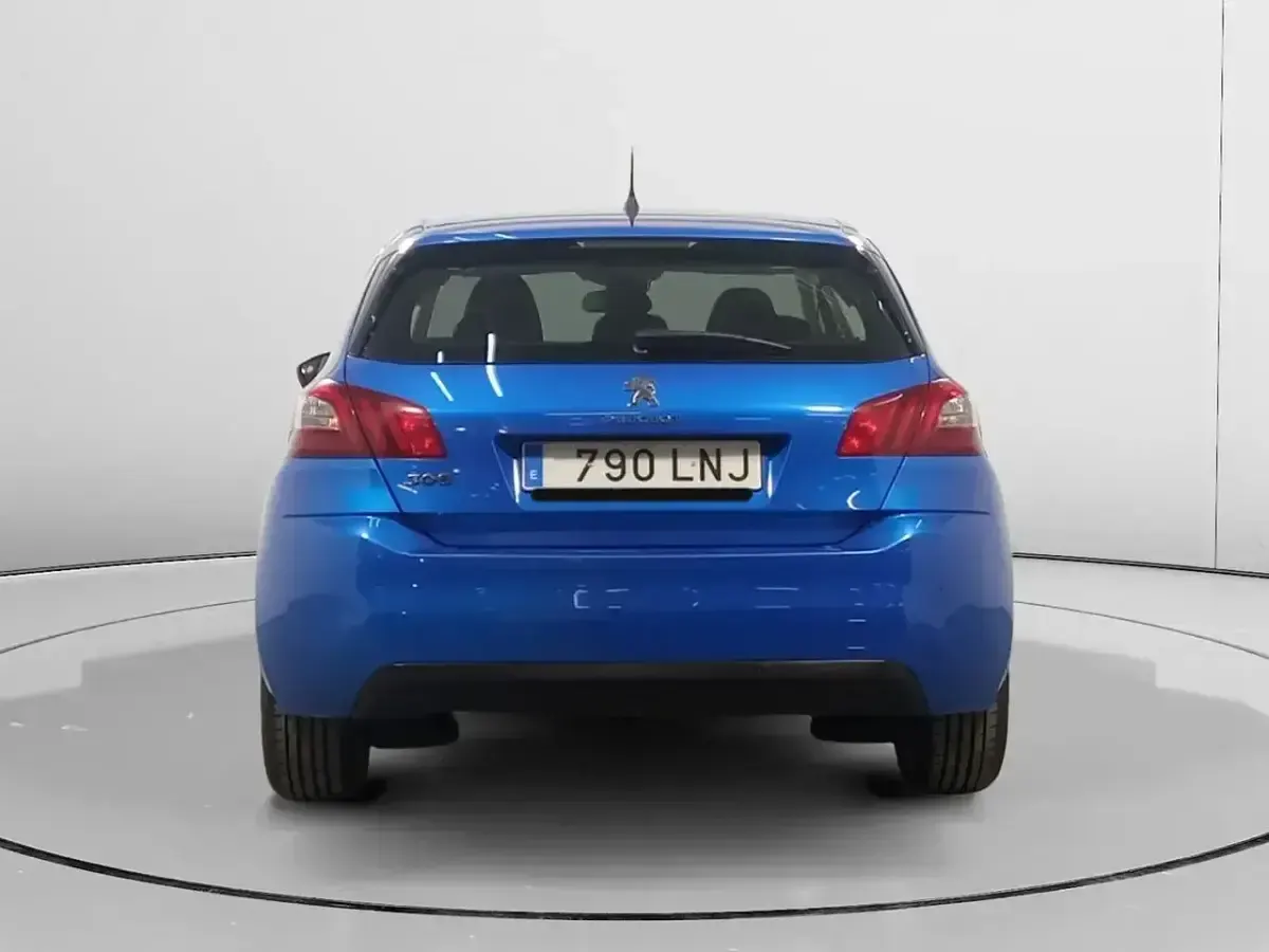 Usado Peugeot 308 Active 130 CV (95 kW) 2021 Azul Familiar
