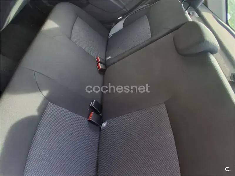 Usado Dacia Logan Ambiance 75 CV (55 kW) 2014 Blanco Berlina