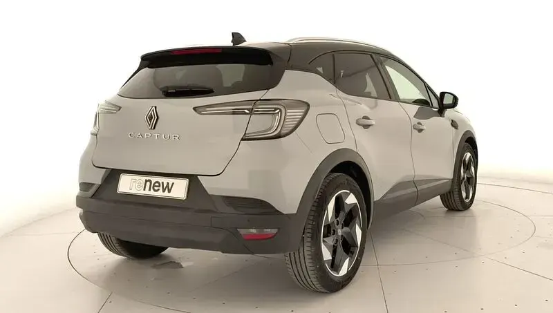 Usado Renault Captur Techno 101 CV (74 kW) 2025 Gris SUV