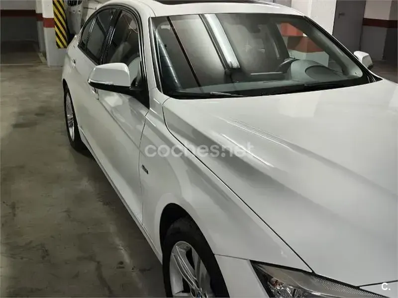 Usado BMW 318 Sport Line 150 CV (110 kW) 2016 Blanco Berlina